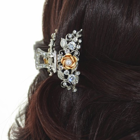 Cubiczirconia & Relief Flower Hair Jaw