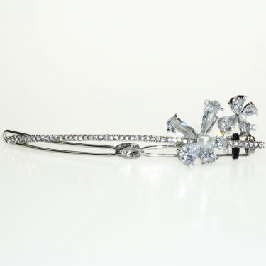 Luxurious Cubiczirconia Flower Barrette