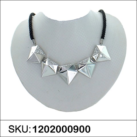 Necklace White