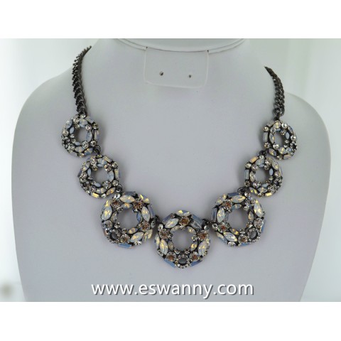 Necklace White