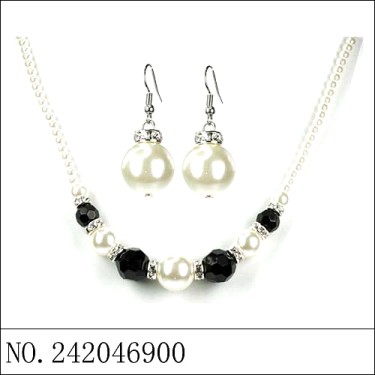 Necklace& Earr Set White