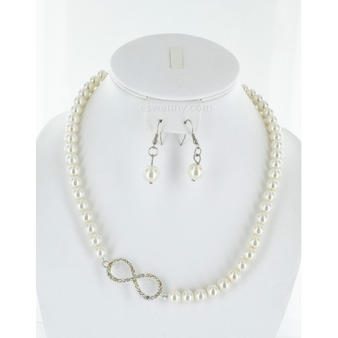 Necklace& Earr Set White